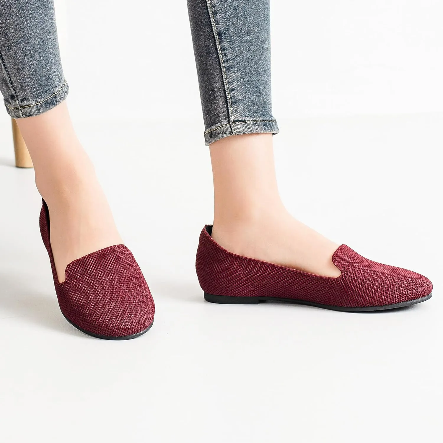 Ataiwee Women's Wide Width Flat Shoes, Fashion Comfortable Plus Size Cute Round Toe Slip on Loafer Shoes.