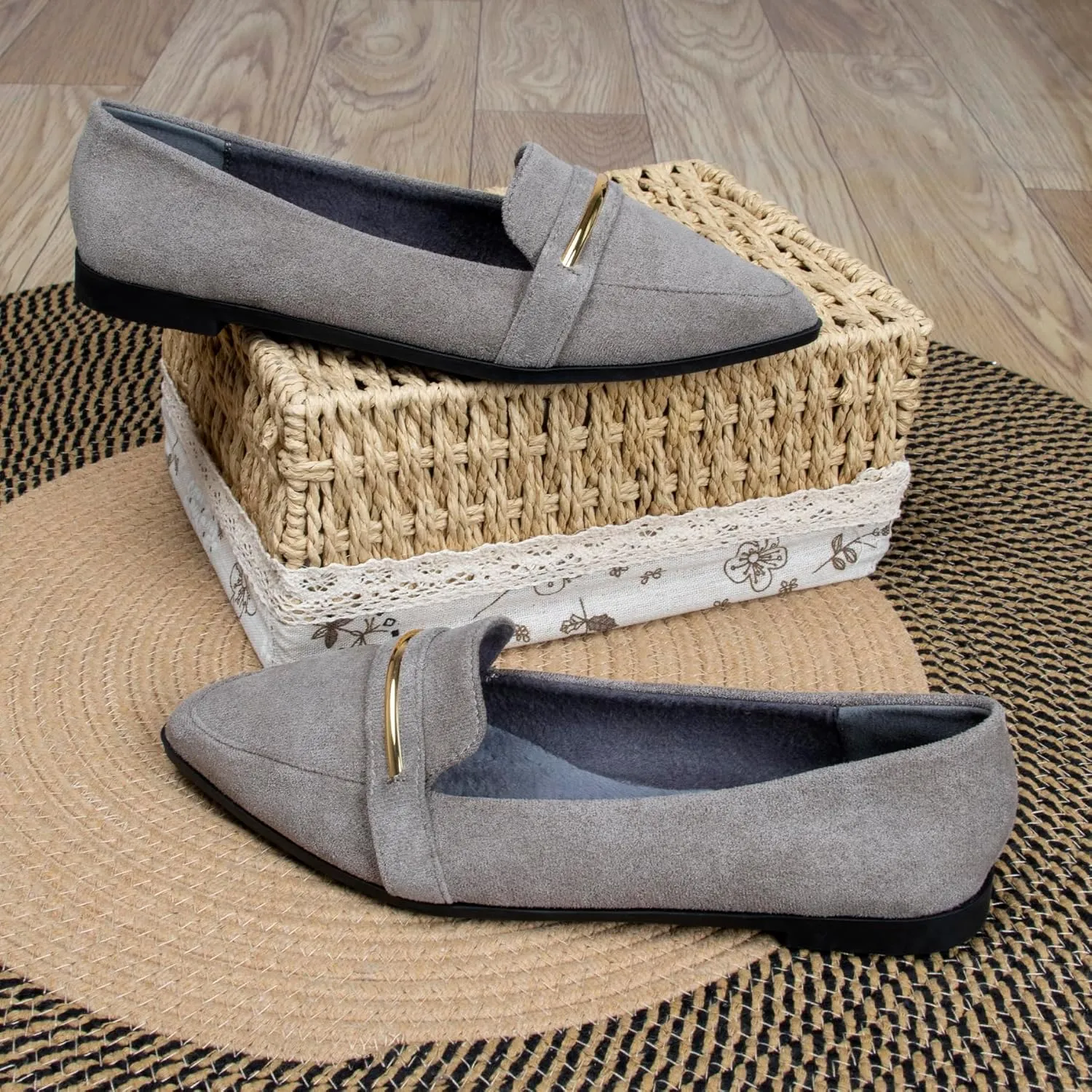 Comfortable Leather Suede Slip On Loafer Flats for Women Casual Work Flat Shoes Women's Pointed Toe Penny Loafers Office Driving Ballet Flats