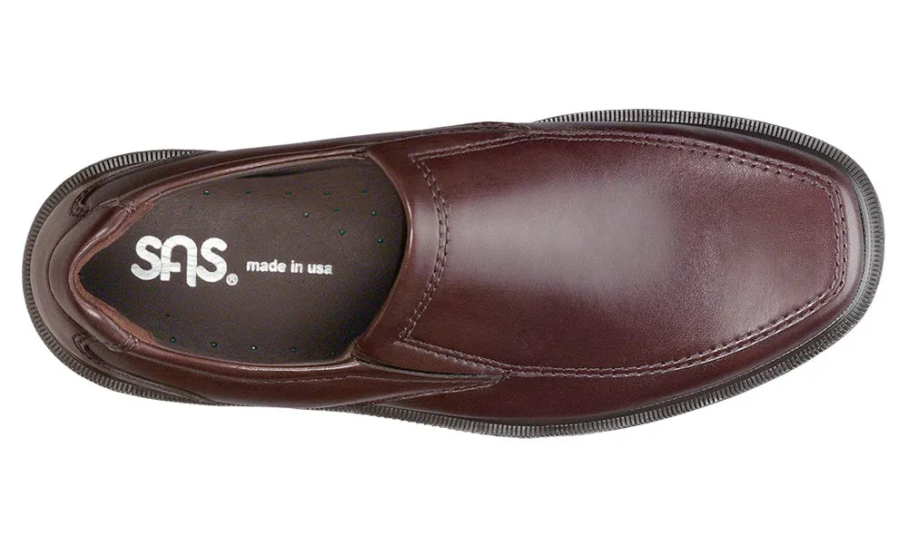 Men's Diplomat Slip On Loafer in Brown