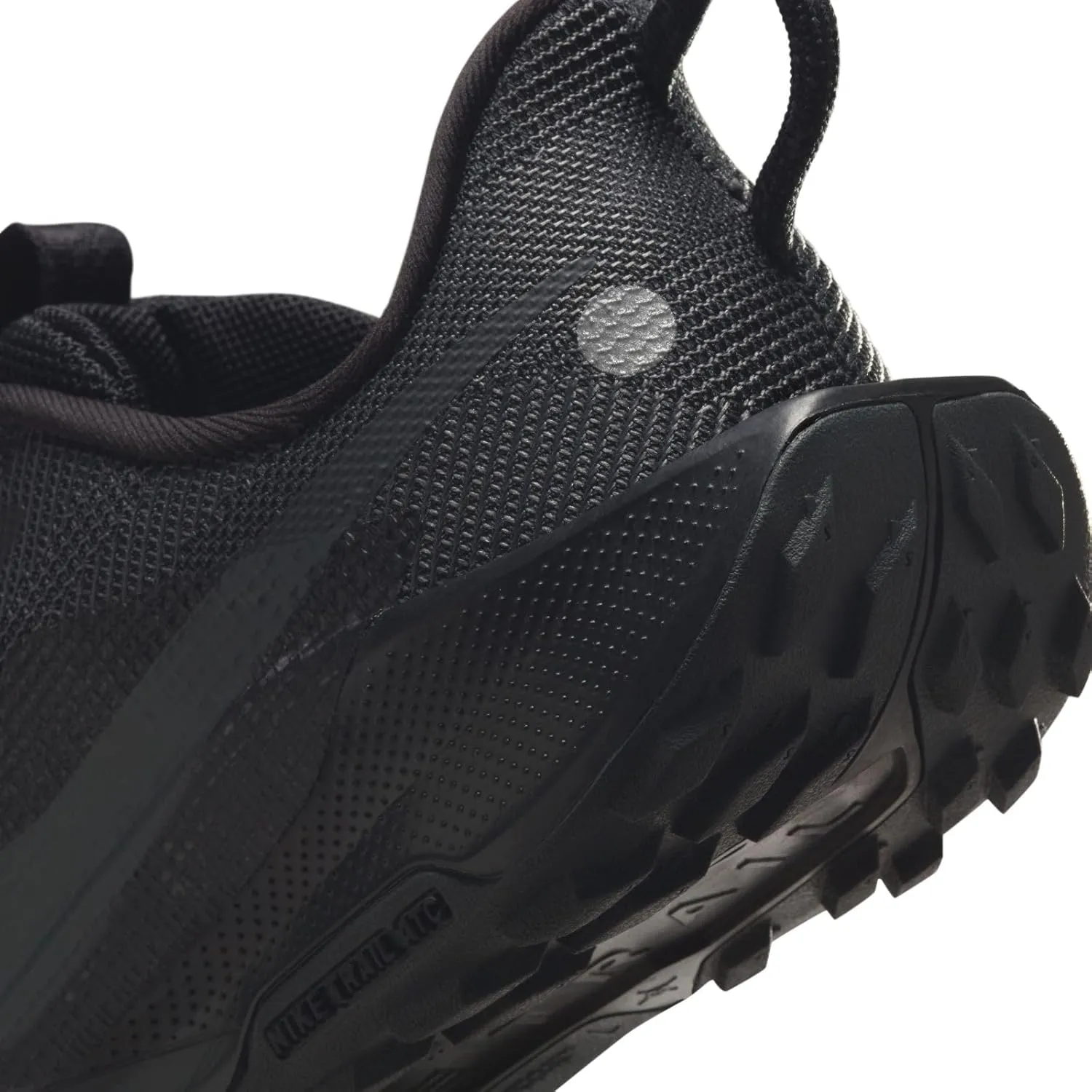 Nike Pegasus Trail 5 "Big Kids' Trail Running Shoes (FV5638-001, Black/Wolf Grey/Anthracite)