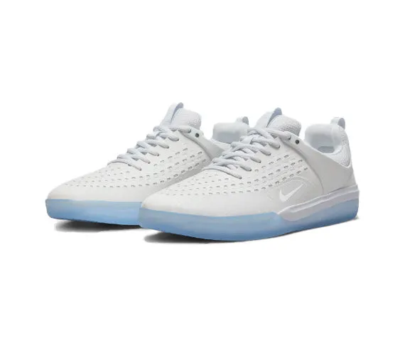 Nike SB Zoom Nyjah 3 - Pure Platinum/White-Pure Platinum-Volt