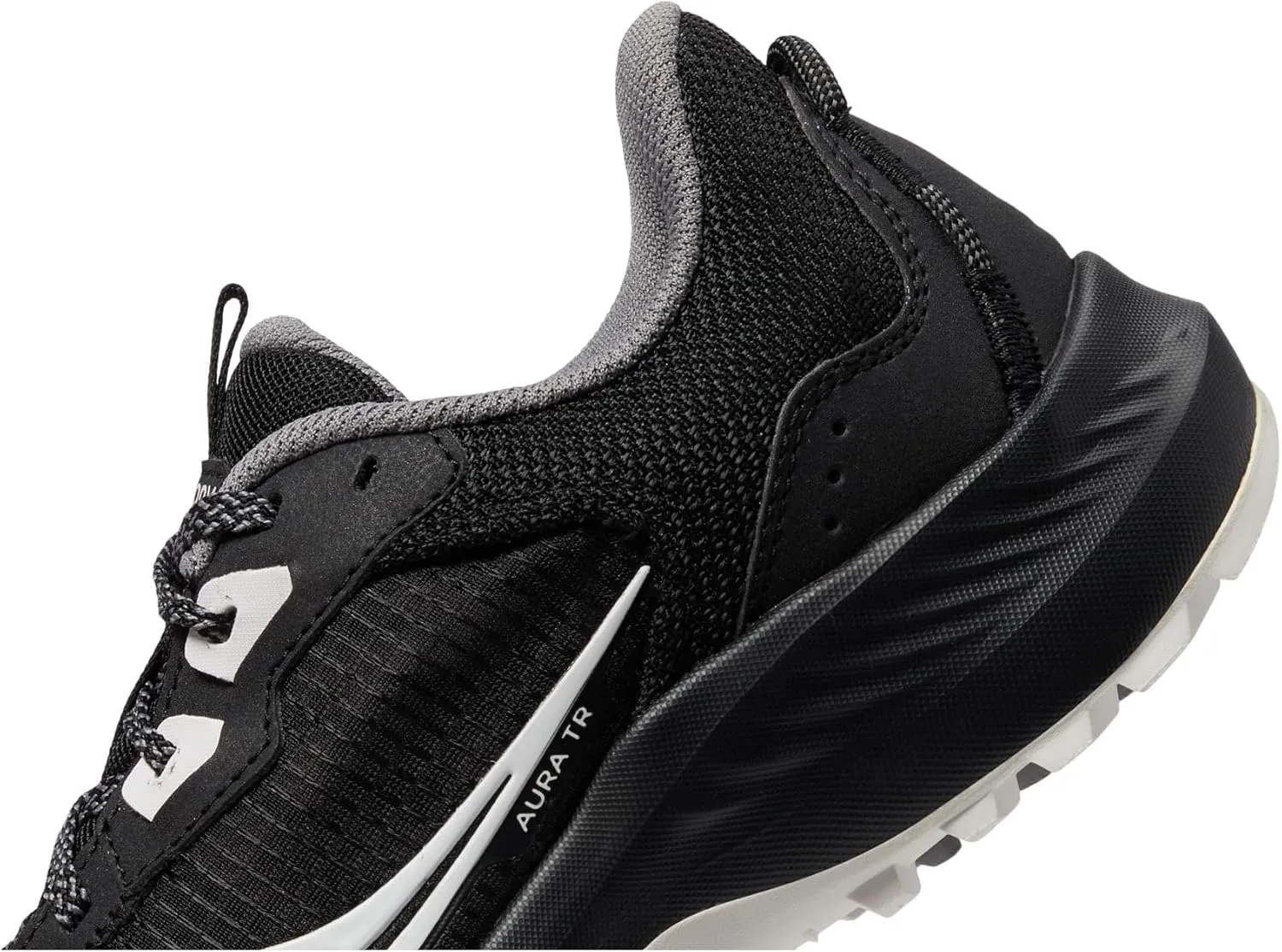 Saucony Women's Aura Tr Sneaker